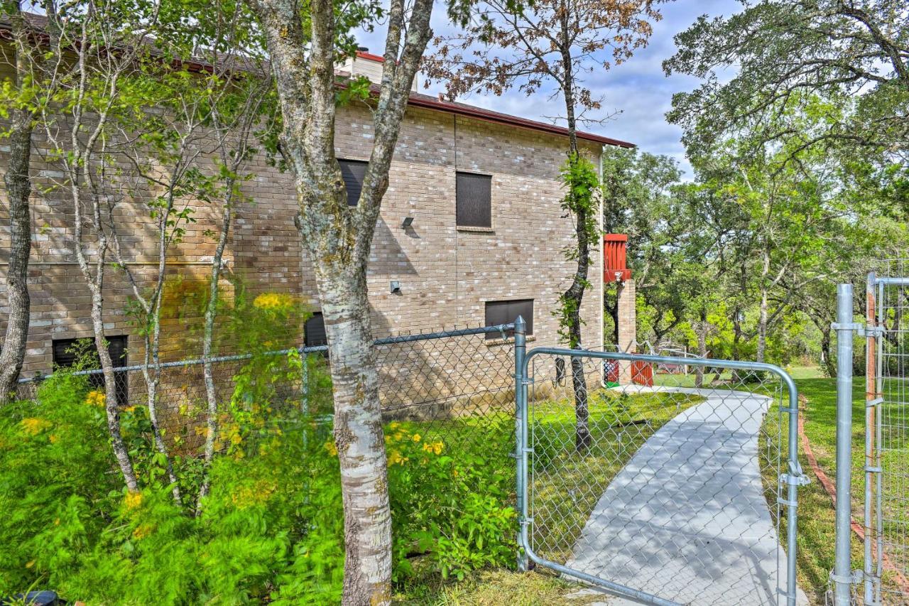 Relaxing Helotes 7 Mi To Ut At San Antonio! Apartment San Antonio